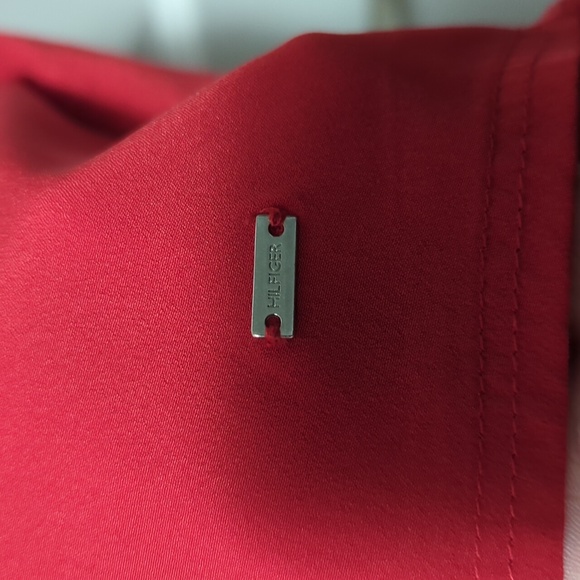 Tommy Hilfiger V Neck Sleeveless Blouse - Size Medium - Picture 3 of 6